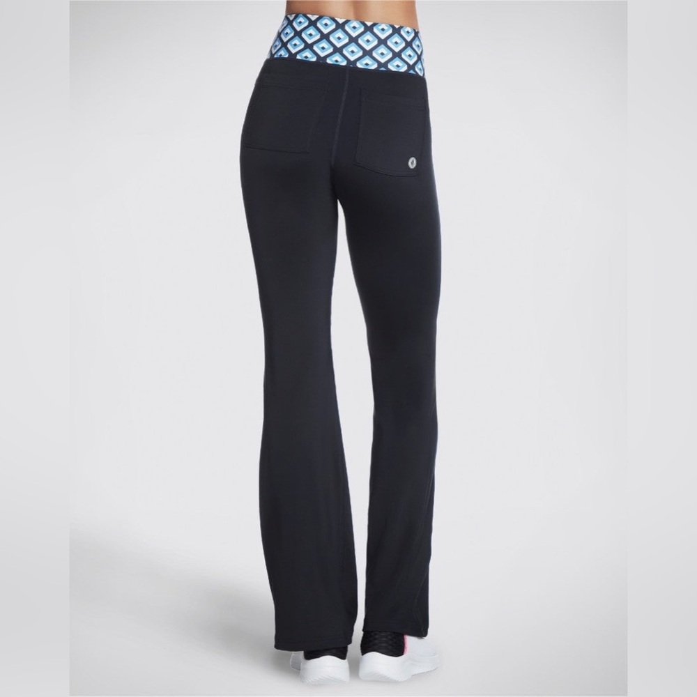 NWOT Skechers DVF Collection GoWalk Black Flare Leggings Wide Leg medium